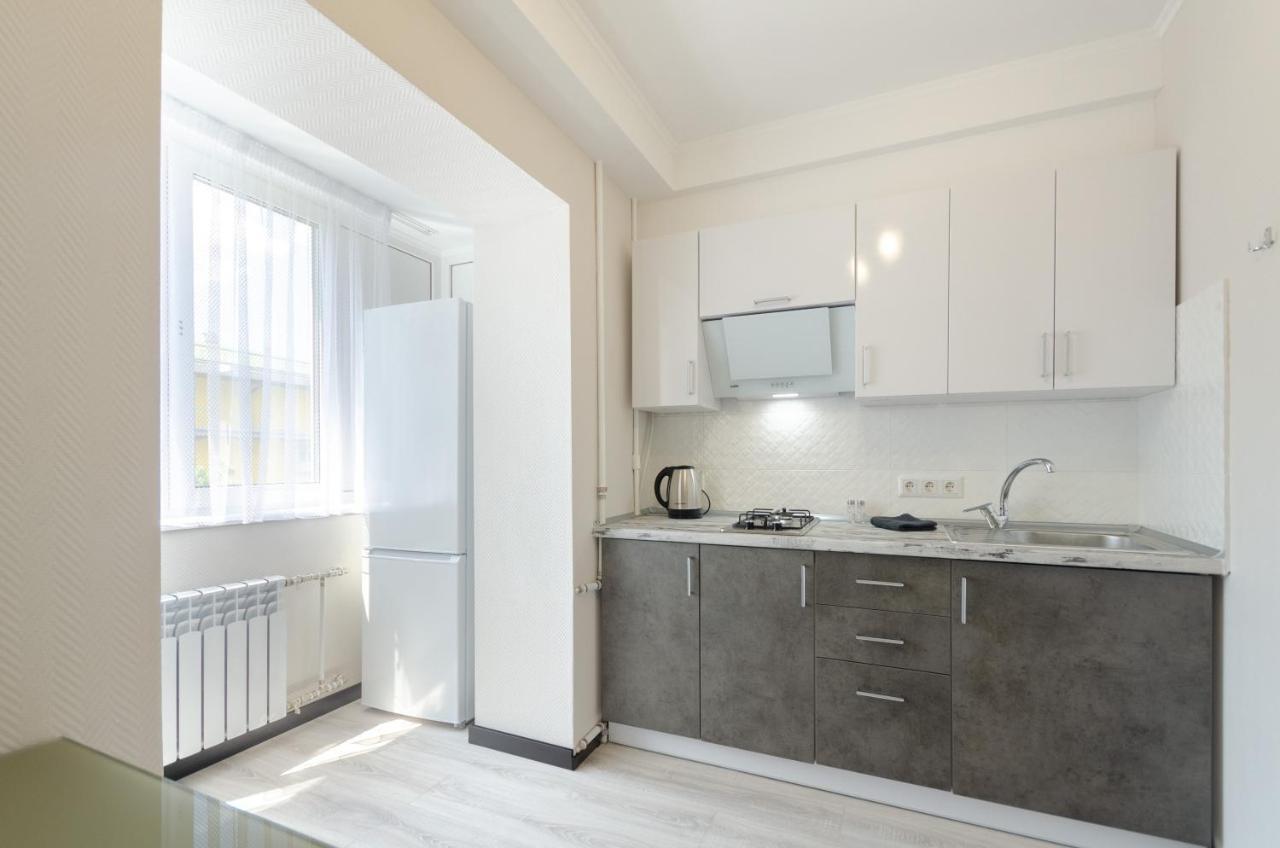 Artal Apartment On Obolonskyi Avenue 16 Kiev Buitenkant foto