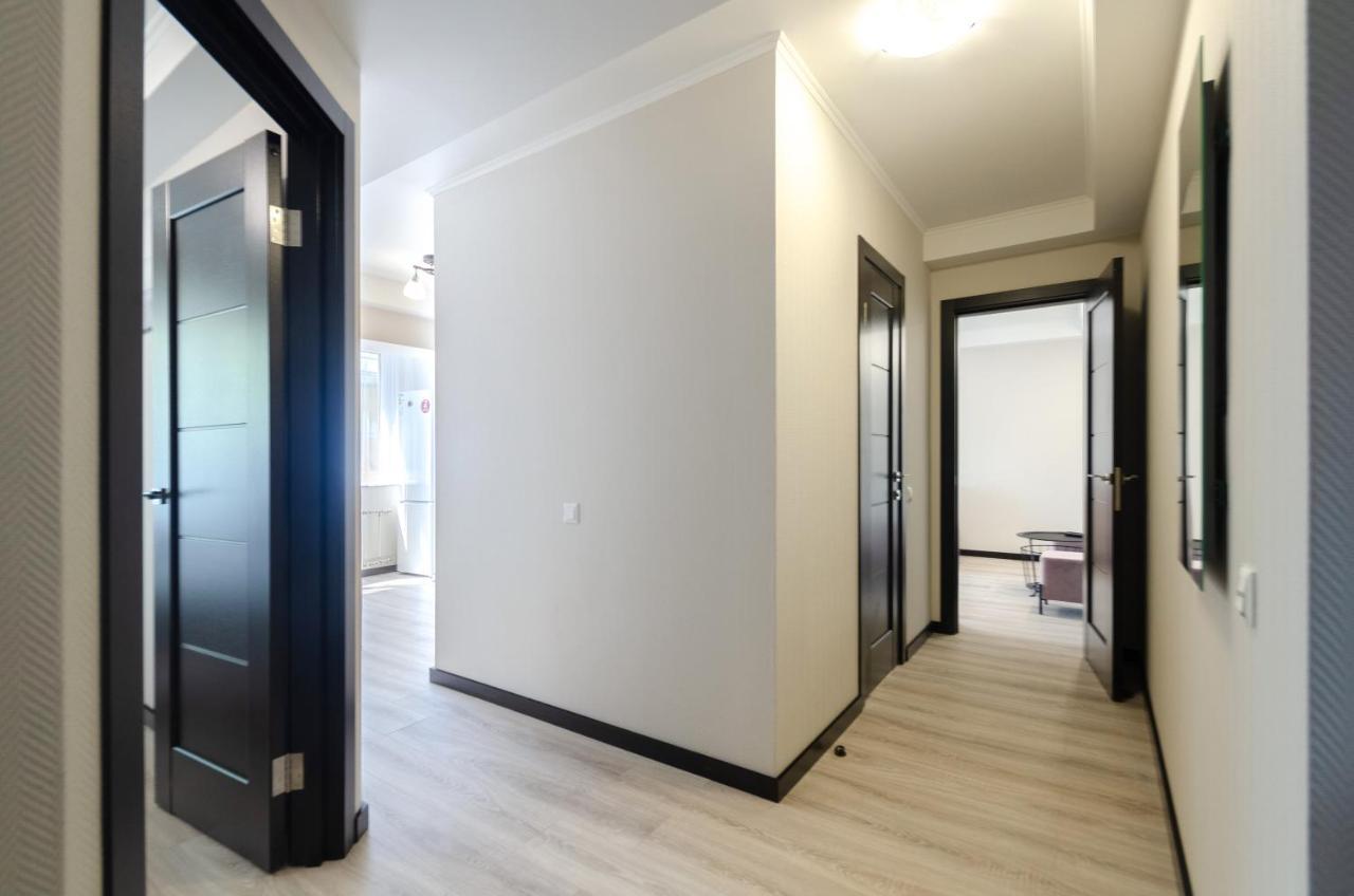 Artal Apartment On Obolonskyi Avenue 16 Kiev Buitenkant foto