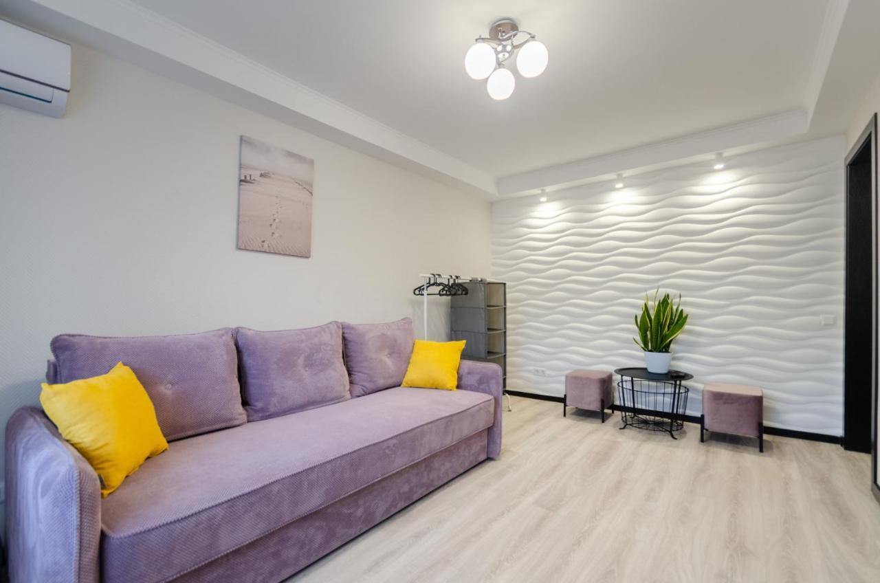 Artal Apartment On Obolonskyi Avenue 16 Kiev Buitenkant foto