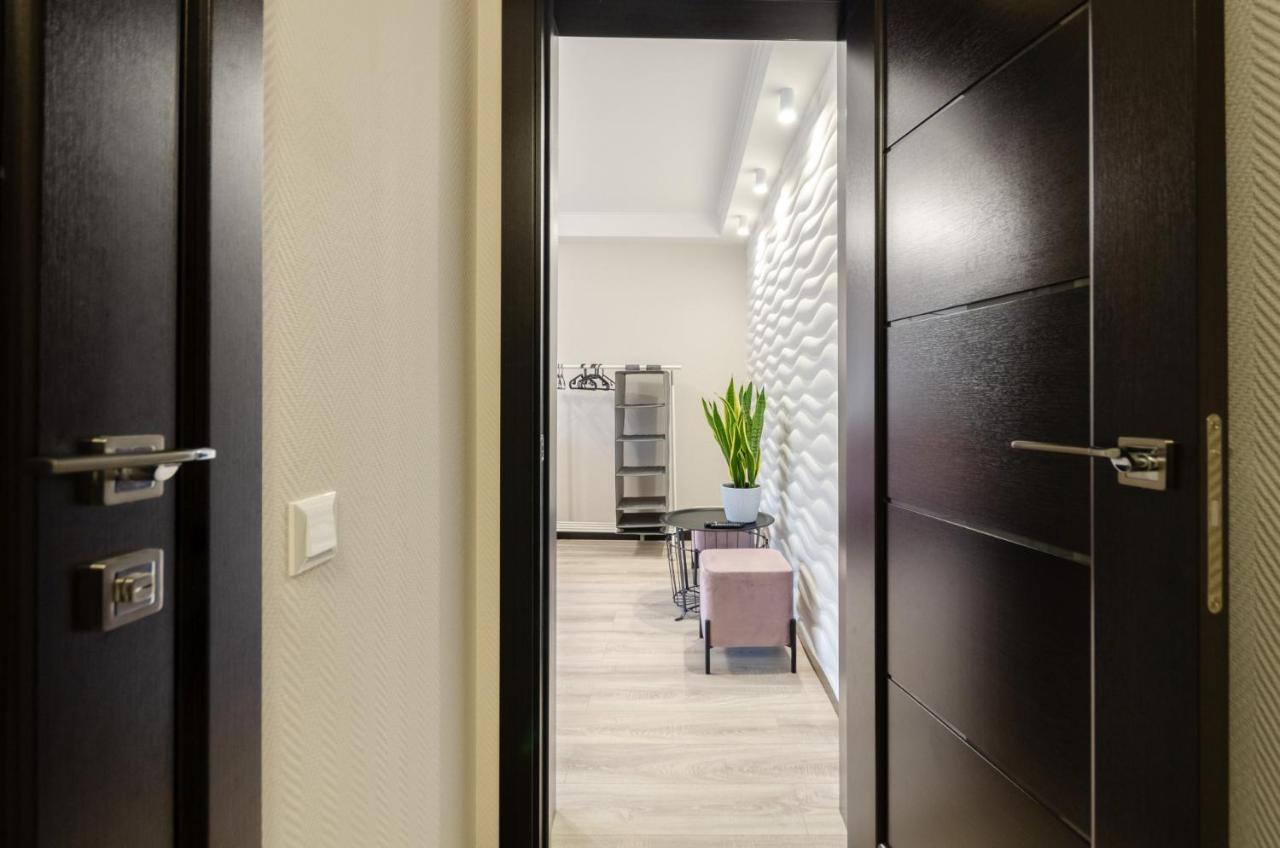 Artal Apartment On Obolonskyi Avenue 16 Kiev Buitenkant foto