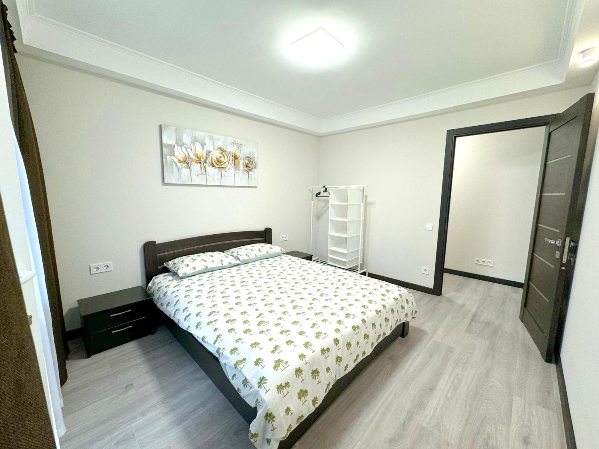Artal Apartment On Obolonskyi Avenue 16 Kiev Buitenkant foto